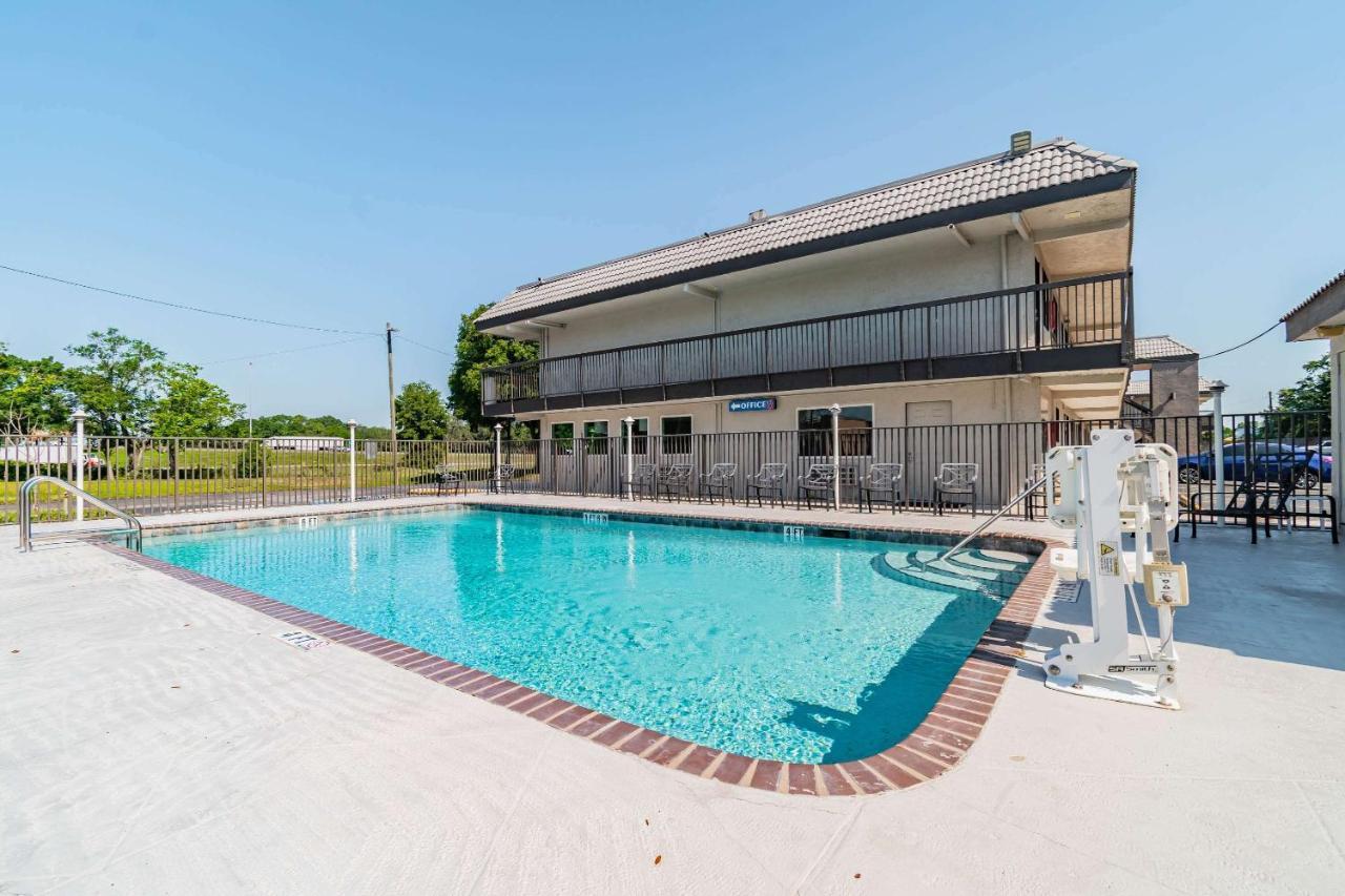 Motel 6 Tampa Near Fairgrounds - Casino Экстерьер фото