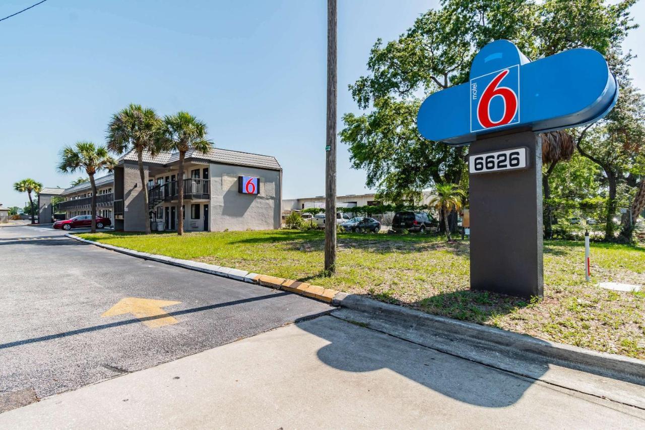 Motel 6 Tampa Near Fairgrounds - Casino Экстерьер фото